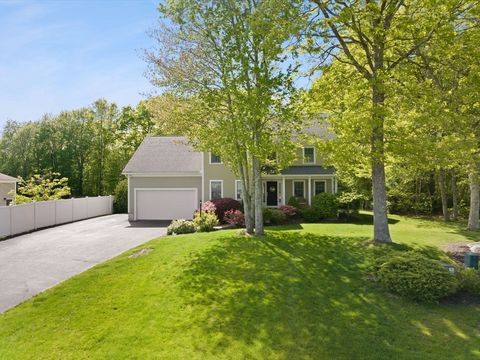 90 Sutherland Dr Somerset MA 02726