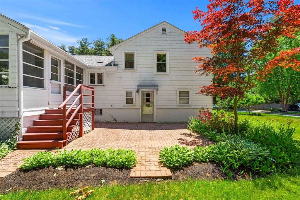 15 Pleasant St
