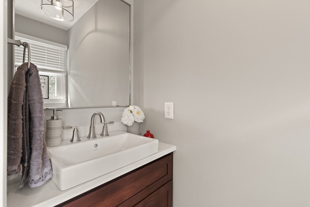 29 Trifiro Rd, Billerica, MA, 29 Trifiro Rd, Billerica, MA Photo #12