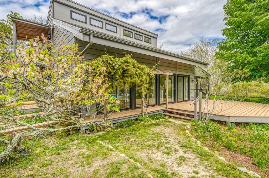 212 Charles Neck Way