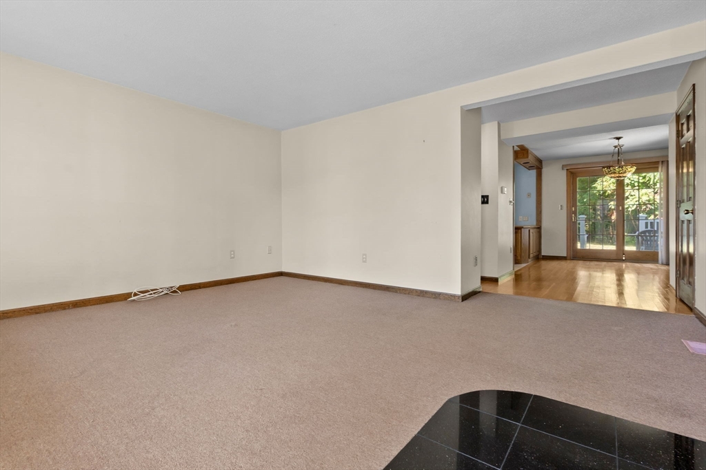 320 Newbury St 304