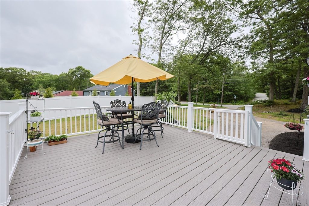 Wrentham, Massachusetts 02093, United States, 3 Bedrooms Bedrooms, ,2 BathroomsBathrooms,Residential,Active,154108