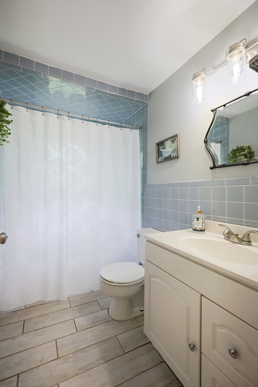 Wrentham, Massachusetts 02093, United States, 3 Bedrooms Bedrooms, ,2 BathroomsBathrooms,Residential,Active,154108