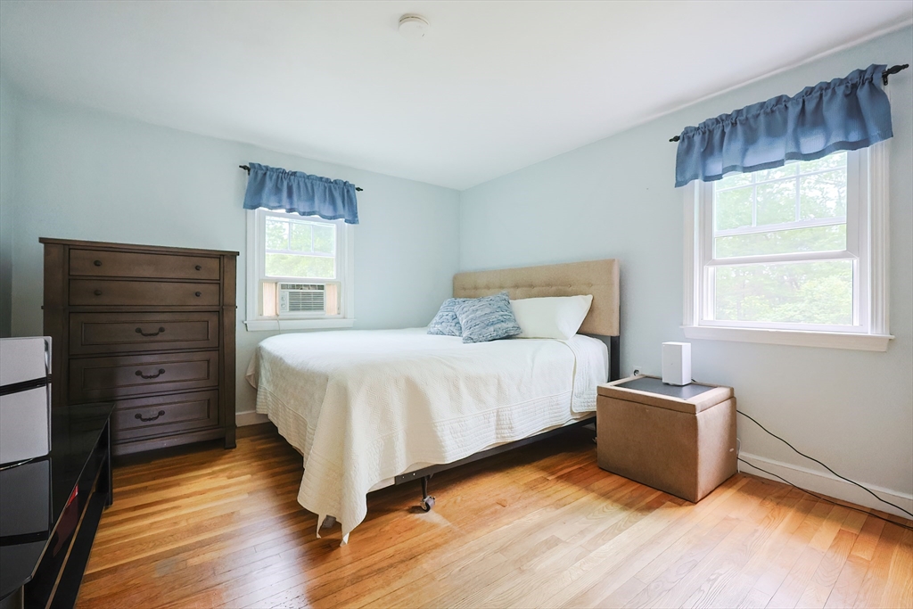 Wrentham, Massachusetts 02093, United States, 3 Bedrooms Bedrooms, ,2 BathroomsBathrooms,Residential,Active,154108