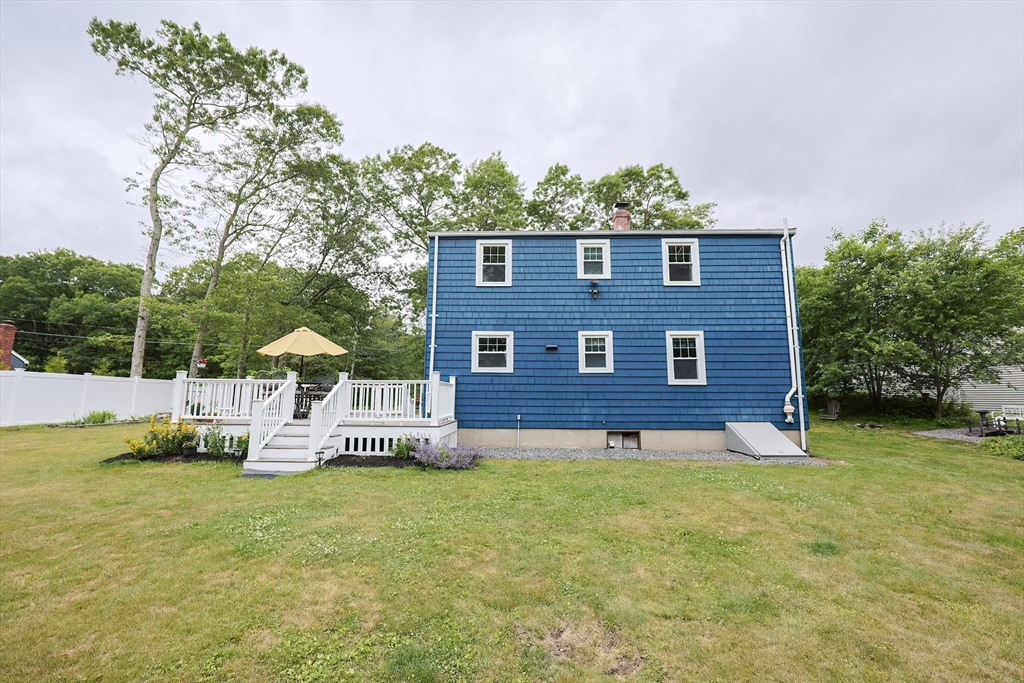 Wrentham, Massachusetts 02093, United States, 3 Bedrooms Bedrooms, ,2 BathroomsBathrooms,Residential,Active,154108