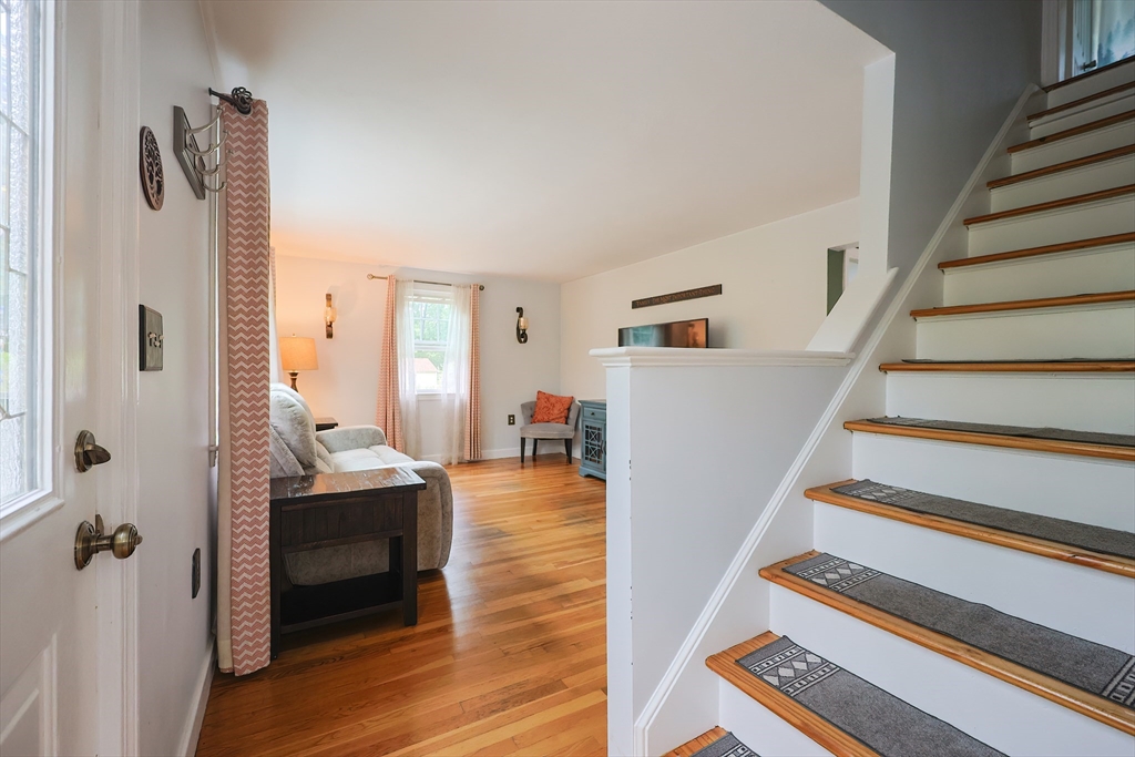 Wrentham, Massachusetts 02093, United States, 3 Bedrooms Bedrooms, ,2 BathroomsBathrooms,Residential,Active,154108