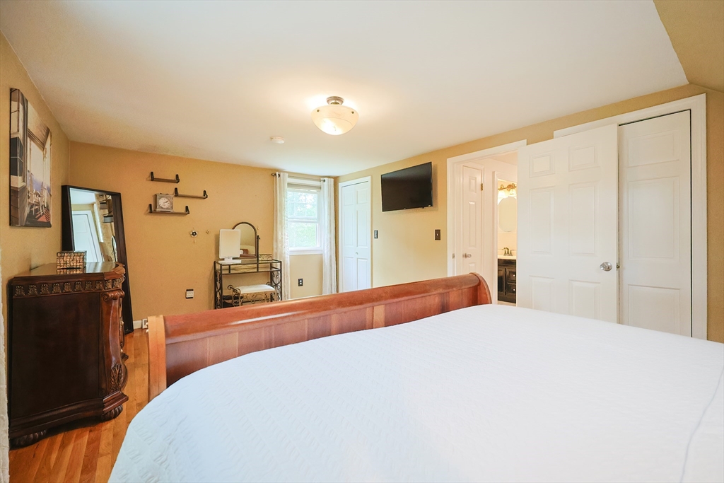 Wrentham, Massachusetts 02093, United States, 3 Bedrooms Bedrooms, ,2 BathroomsBathrooms,Residential,Active,154108