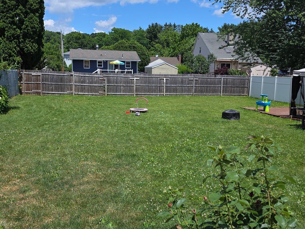71 Notre Dame St, Westfield, MA Photo #12