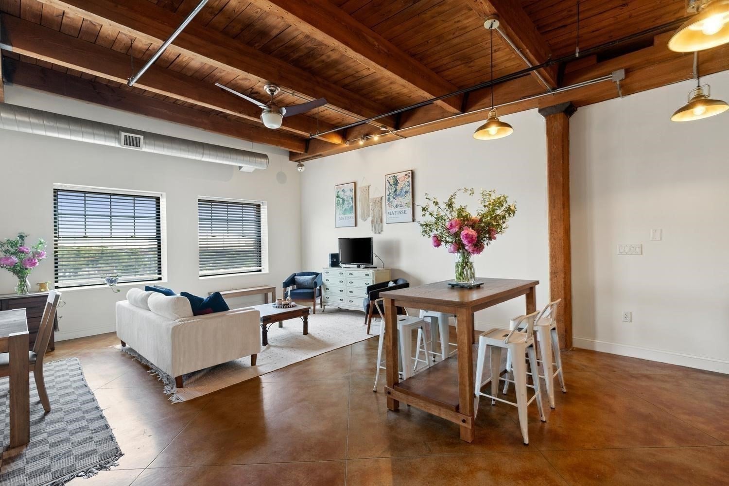 60 Dudley St 322
