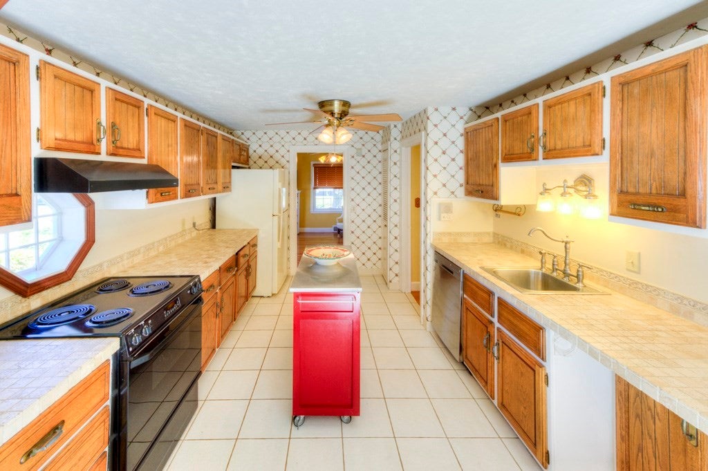 24 Knowles Rd, Worcester, MA, 24 Knowles Rd, Worcester, MA Photo #17
