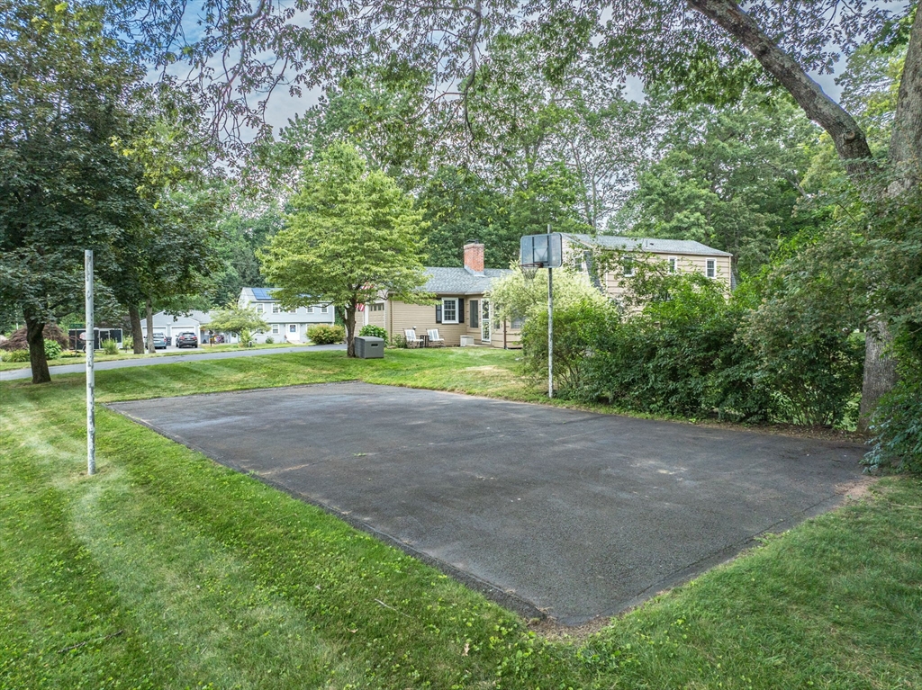 16 Tall Timber Dr