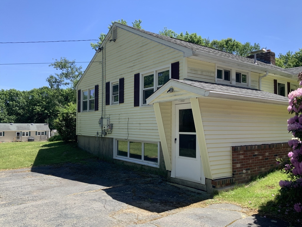 12 Old County Rd