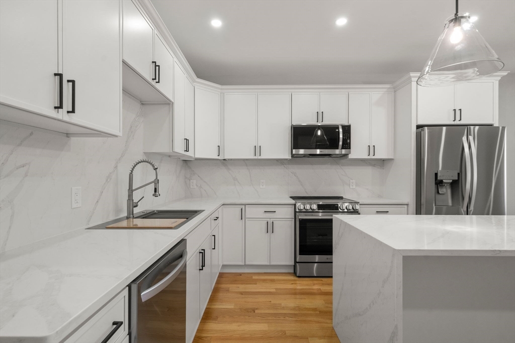 60 Stanley Street 301