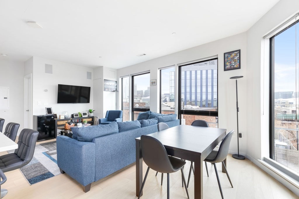 45 W 3rd St 324