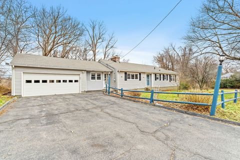 21 Trinity Ave Worcester MA 01605