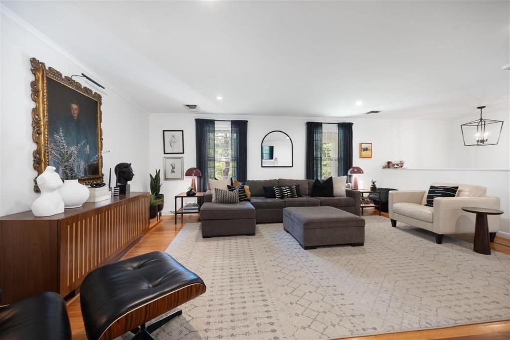 15 Mast Hill Road