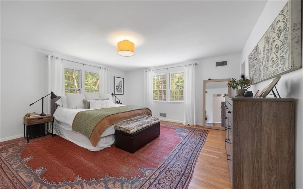 15 Mast Hill Road