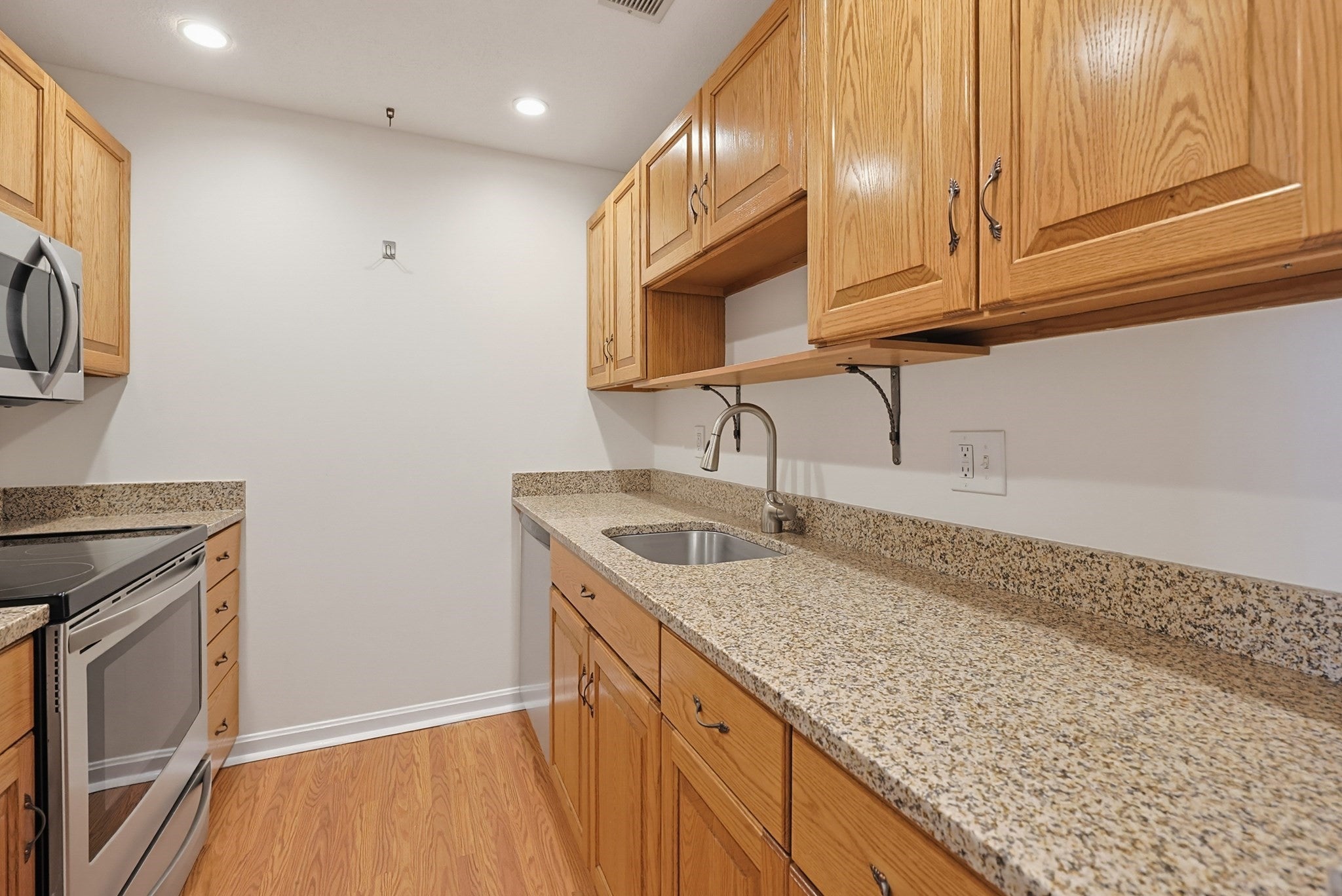 805 Franklin Crossing Road #5, Franklin, MA, 805 Franklin Crossing Road #5, Franklin, MA Photo #14