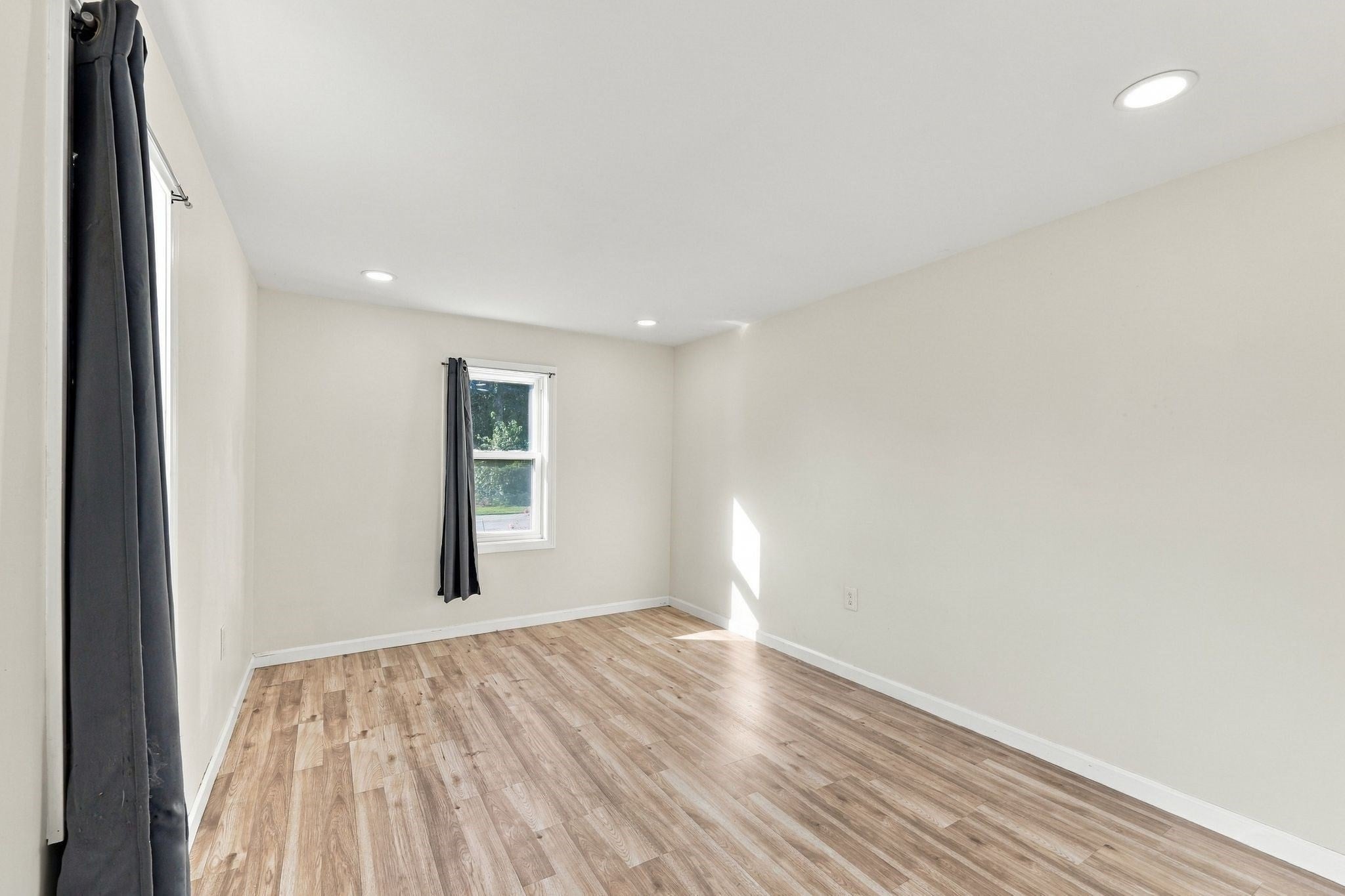 196 Clarendon Ave, Chicopee, MA, 196 Clarendon Ave, Chicopee, MA Photo #9