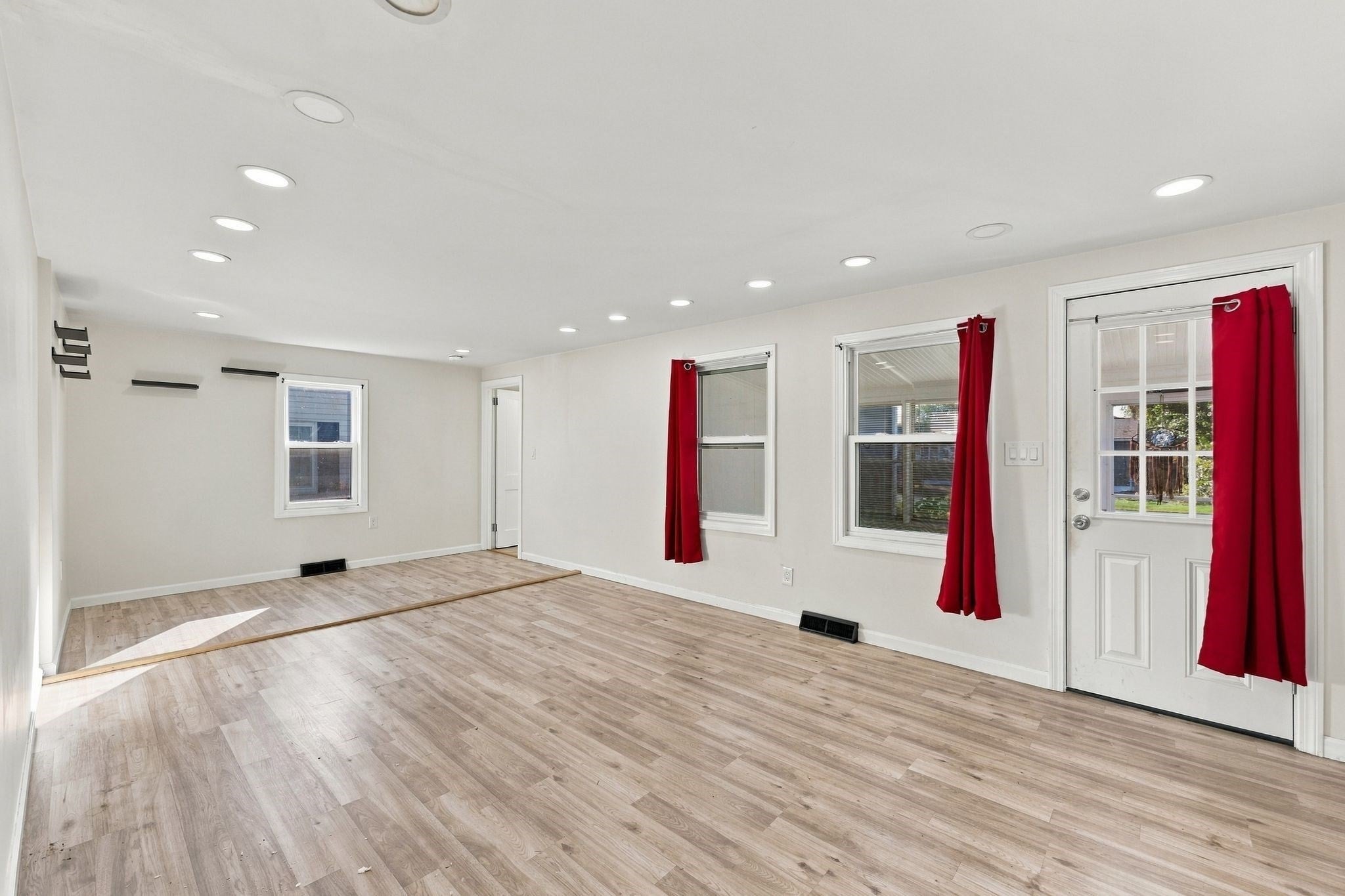 196 Clarendon Ave, Chicopee, MA, 196 Clarendon Ave, Chicopee, MA Photo #5