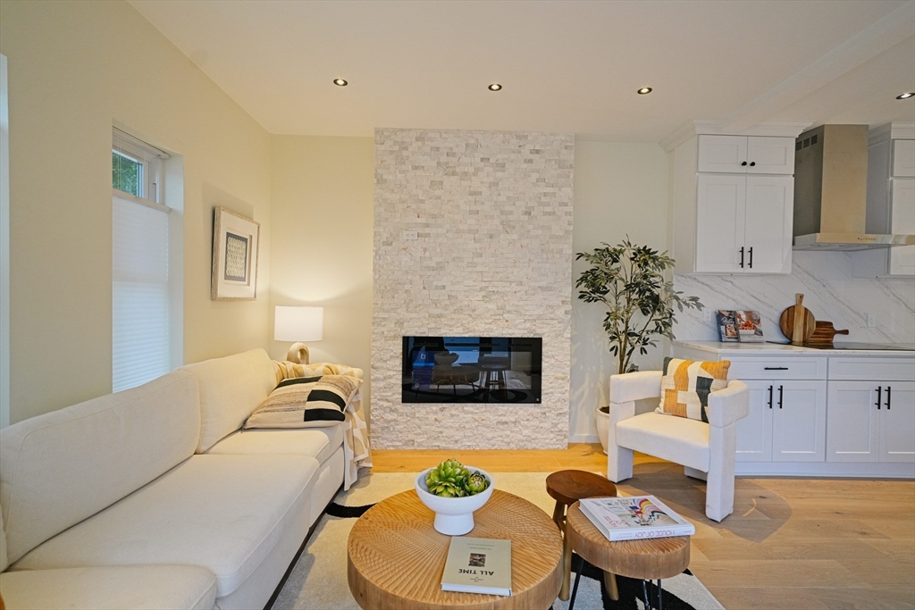 457 Summer St 457