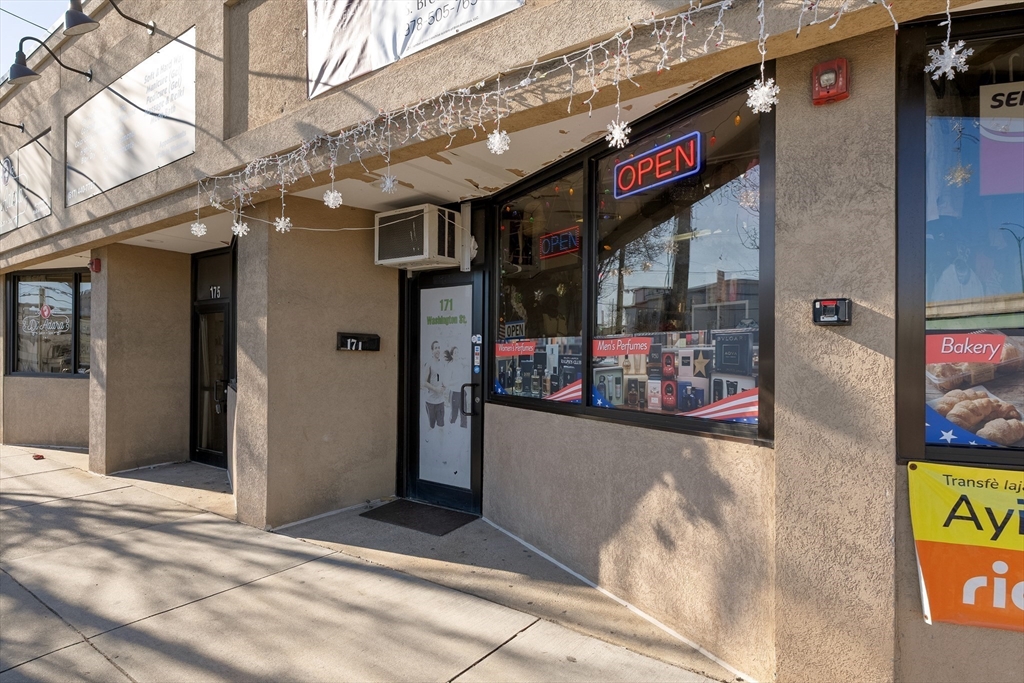 163-179 Washington St