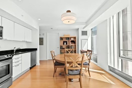 2 Earhart St. 406