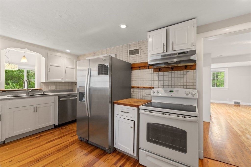 42 Elinor Road, Newton, MA Photo #15