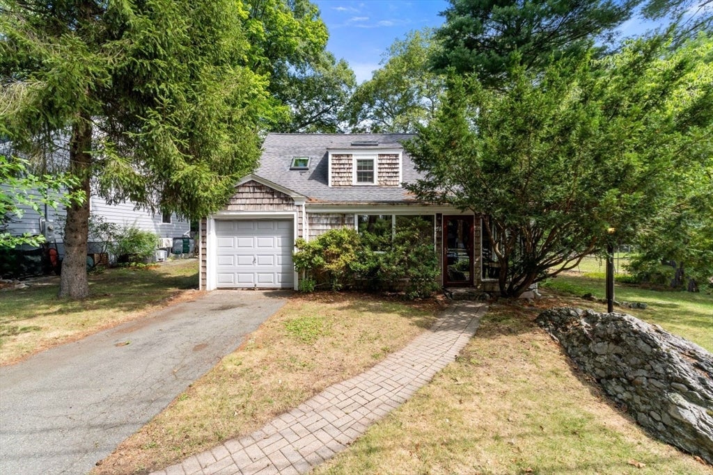 42 Elinor Road, Newton, MA Photo #2