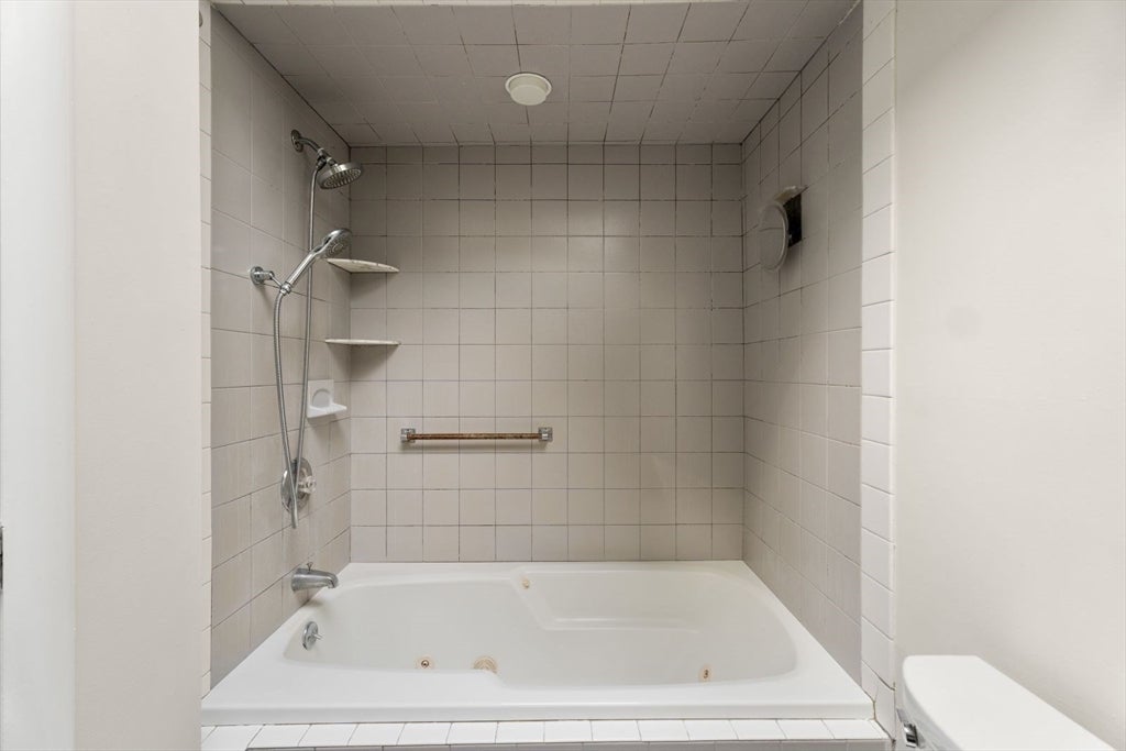 42 Elinor Road, Newton, MA Photo #24