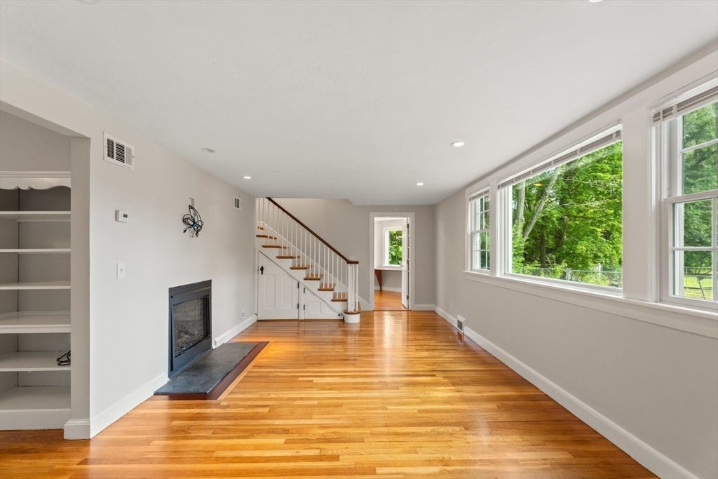 42 Elinor Road, Newton, MA Photo #8