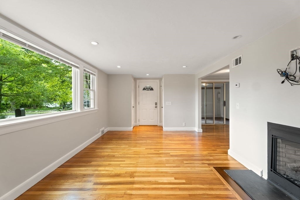 42 Elinor Road, Newton, MA Photo #9