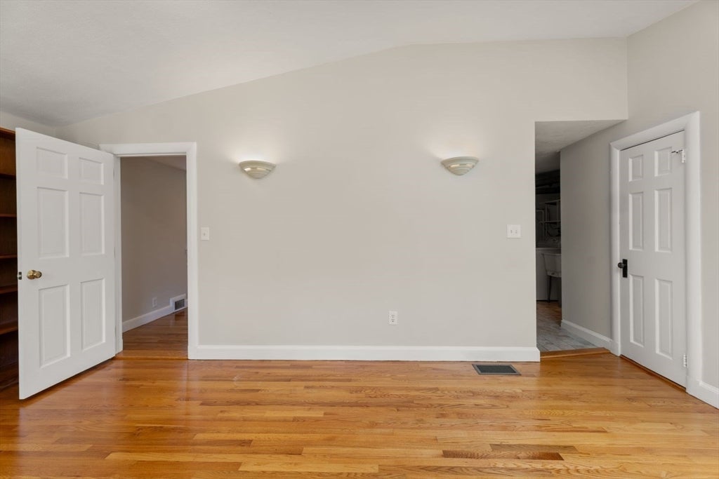 42 Elinor Road, Newton, MA Photo #33