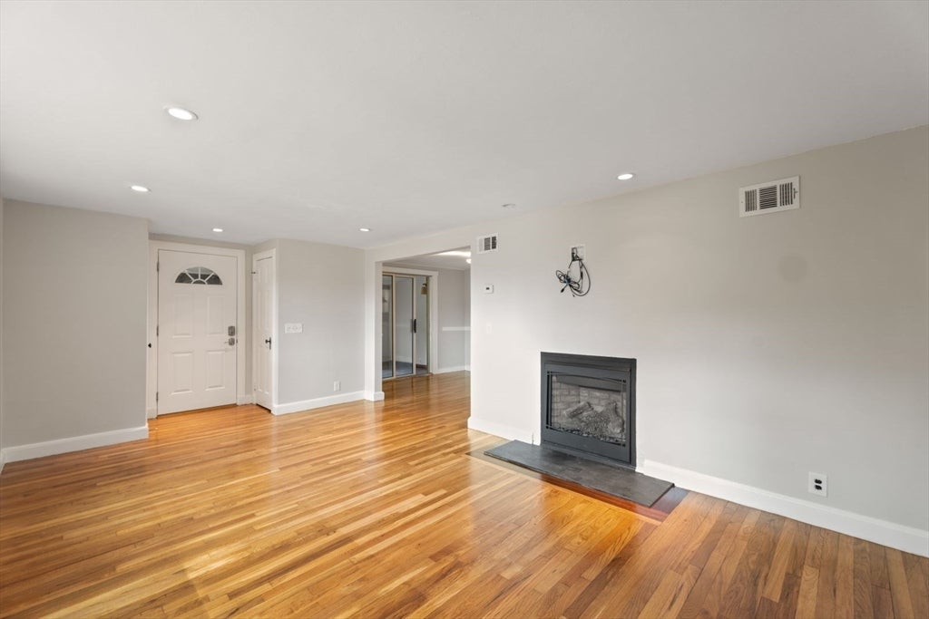 Photo of 42 Elinor Road, Newton, MA