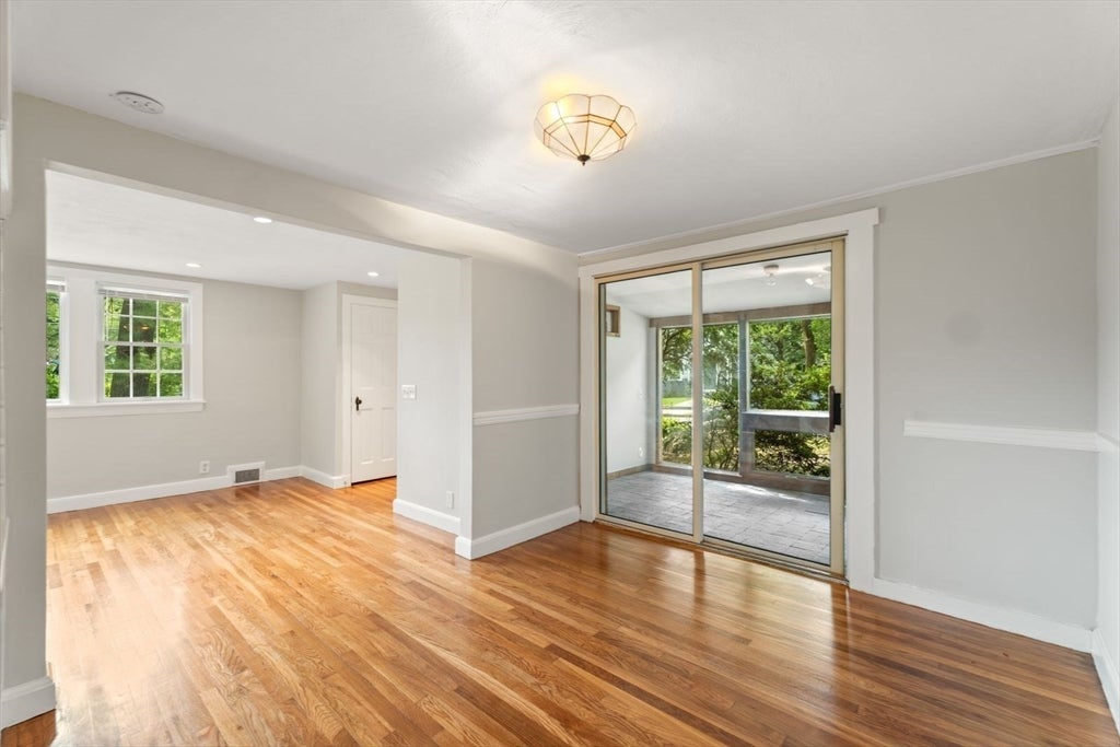 42 Elinor Road, Newton, MA Photo #11