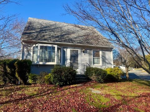 29 Elizabeth Ct Dartmouth MA 02747