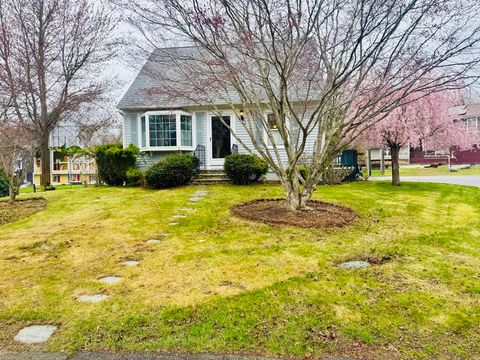 Photo of 29 Elizabeth Ct, Dartmouth, MA 02747 (MLS # 73456299)
