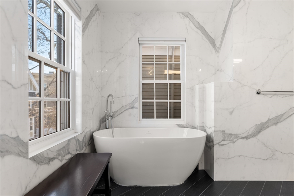 11 Hilliard St #1, Cambridge, MA Photo #8