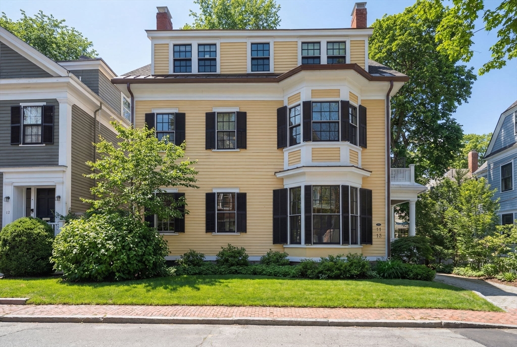 11 Hilliard St #1, Cambridge, MA Photo #1
