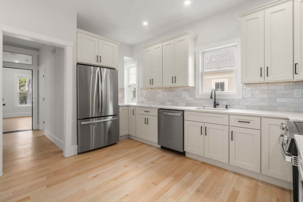 32 Manning St 2