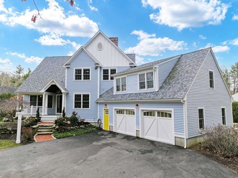 2 Fieldstone Dr Westport MA 02790