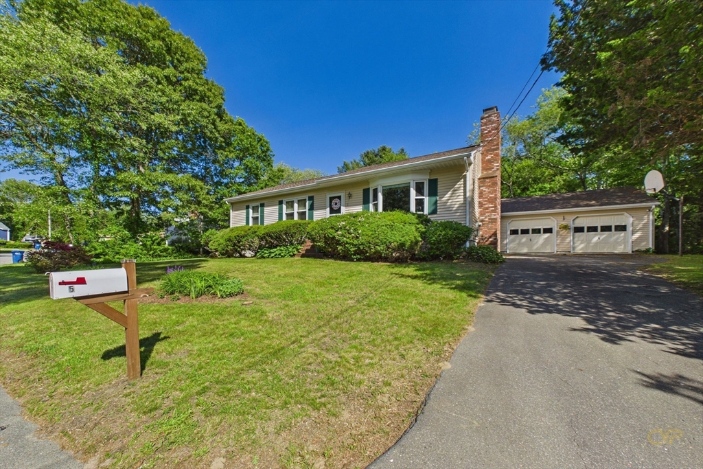 5 Barlow Ln