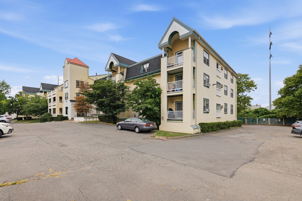38 Carter St 107
