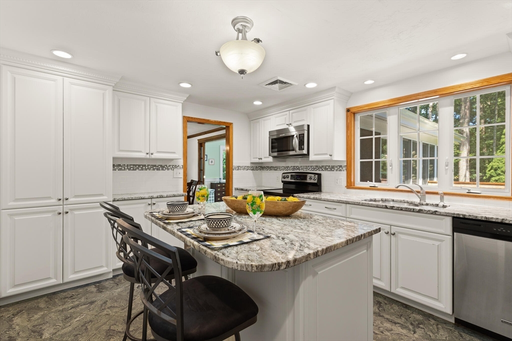 32 Heritage Dr
