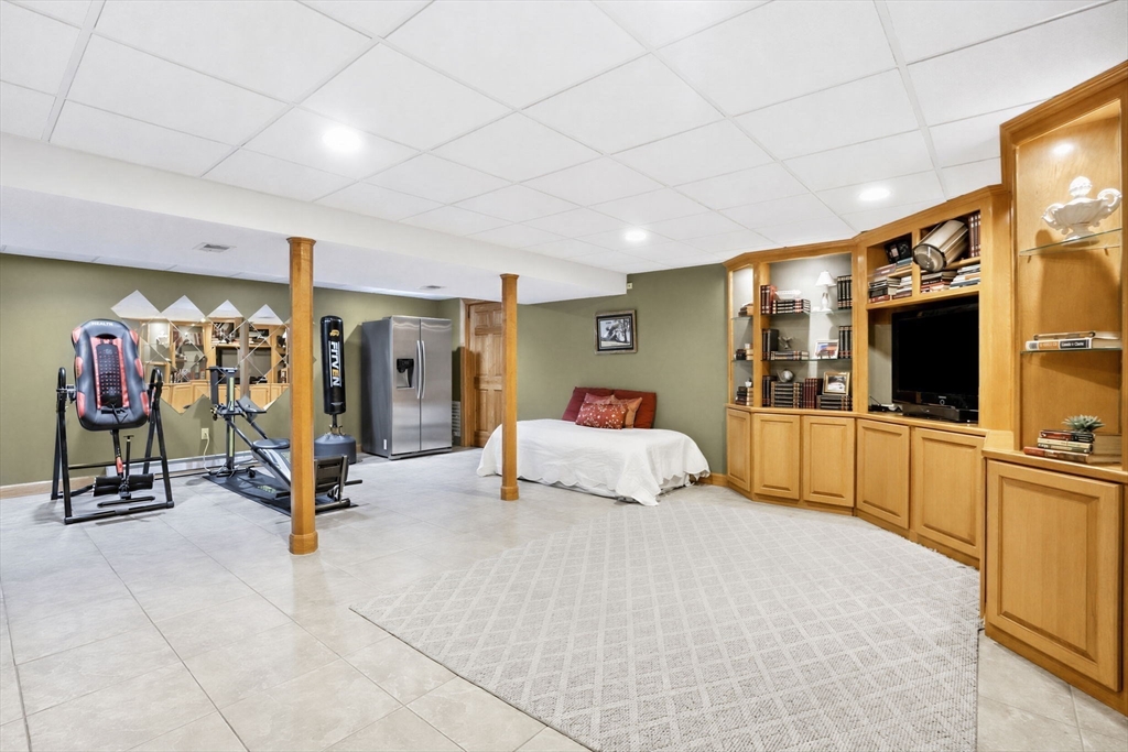 46 Gloria Drive, Westfield, MA Photo #31