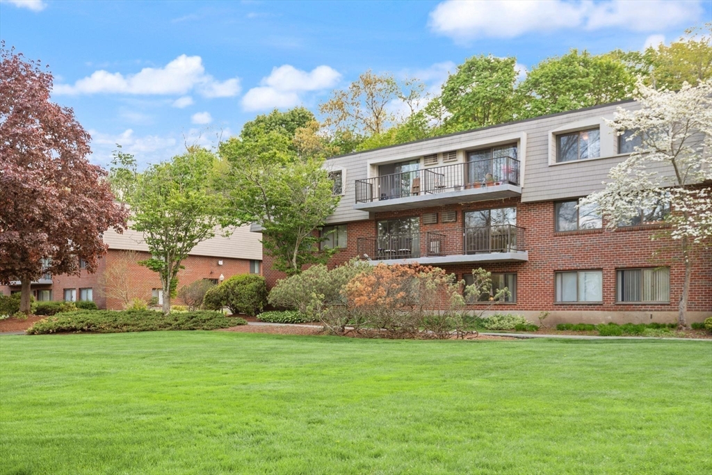 Photo of 575 Broad St, Weymouth, MA