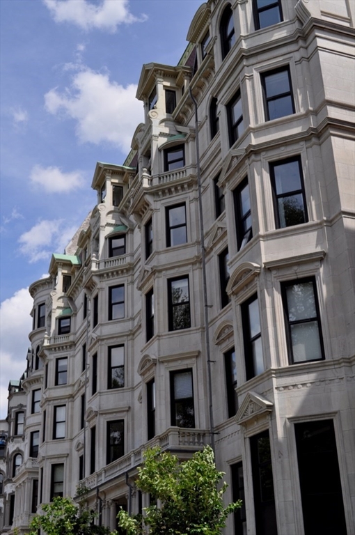 160 Commonwealth Ave 615