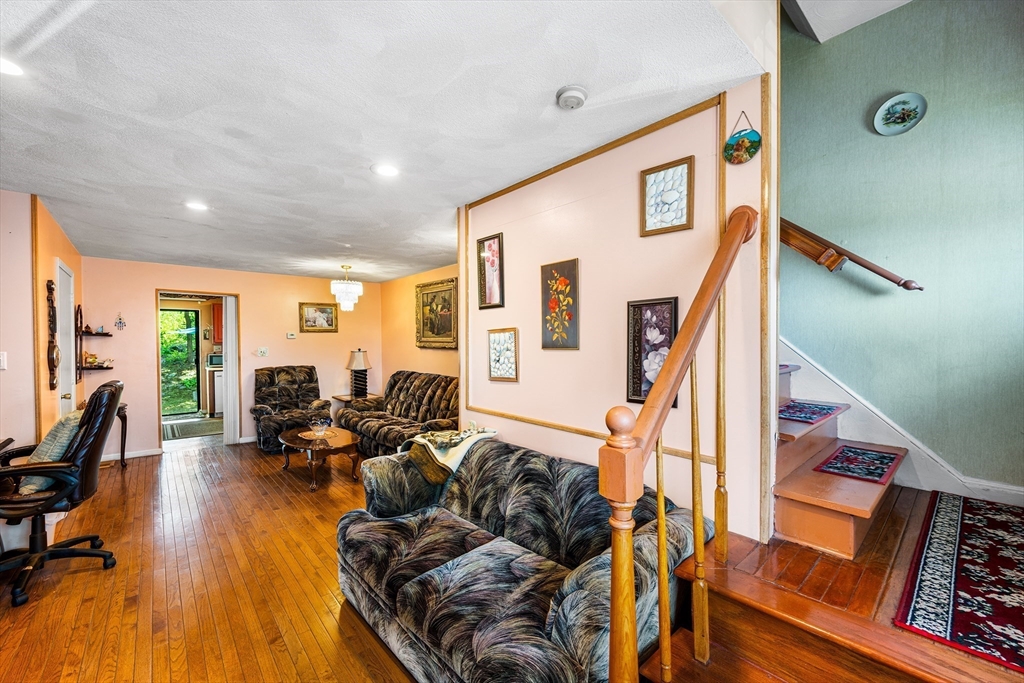 91 Sterling Ln 91