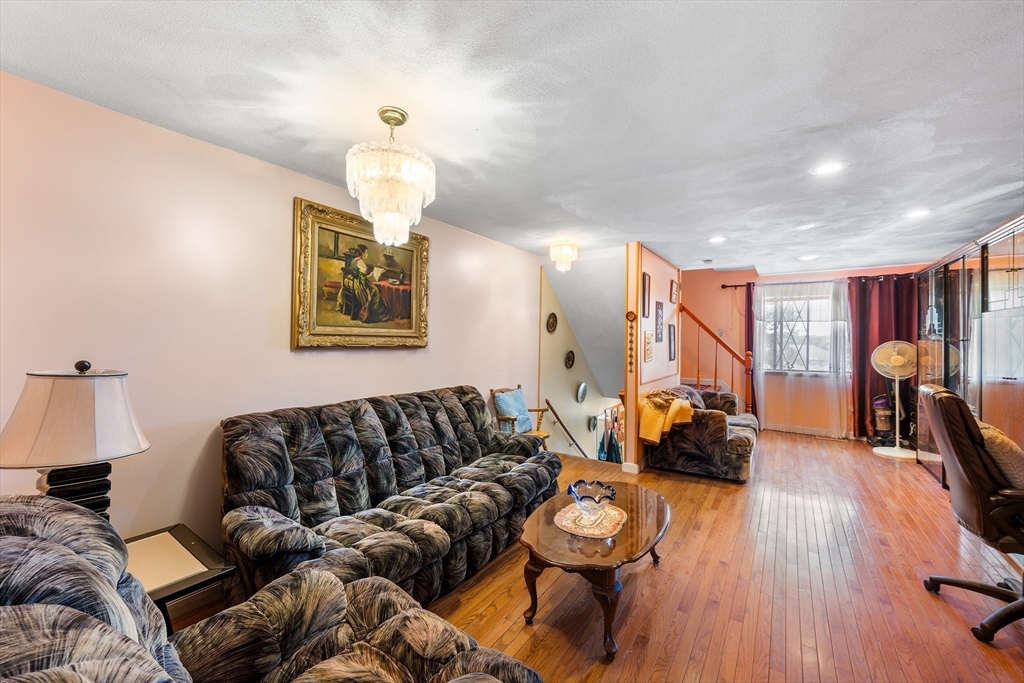 91 Sterling Ln 91