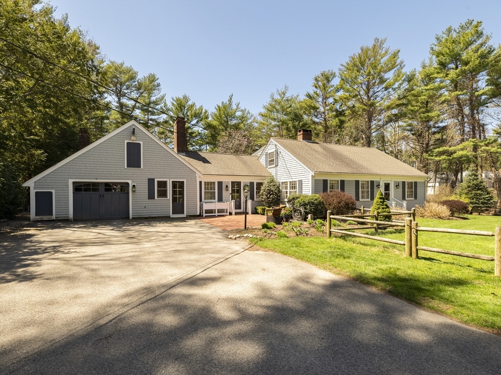 40 Pinewood Ln